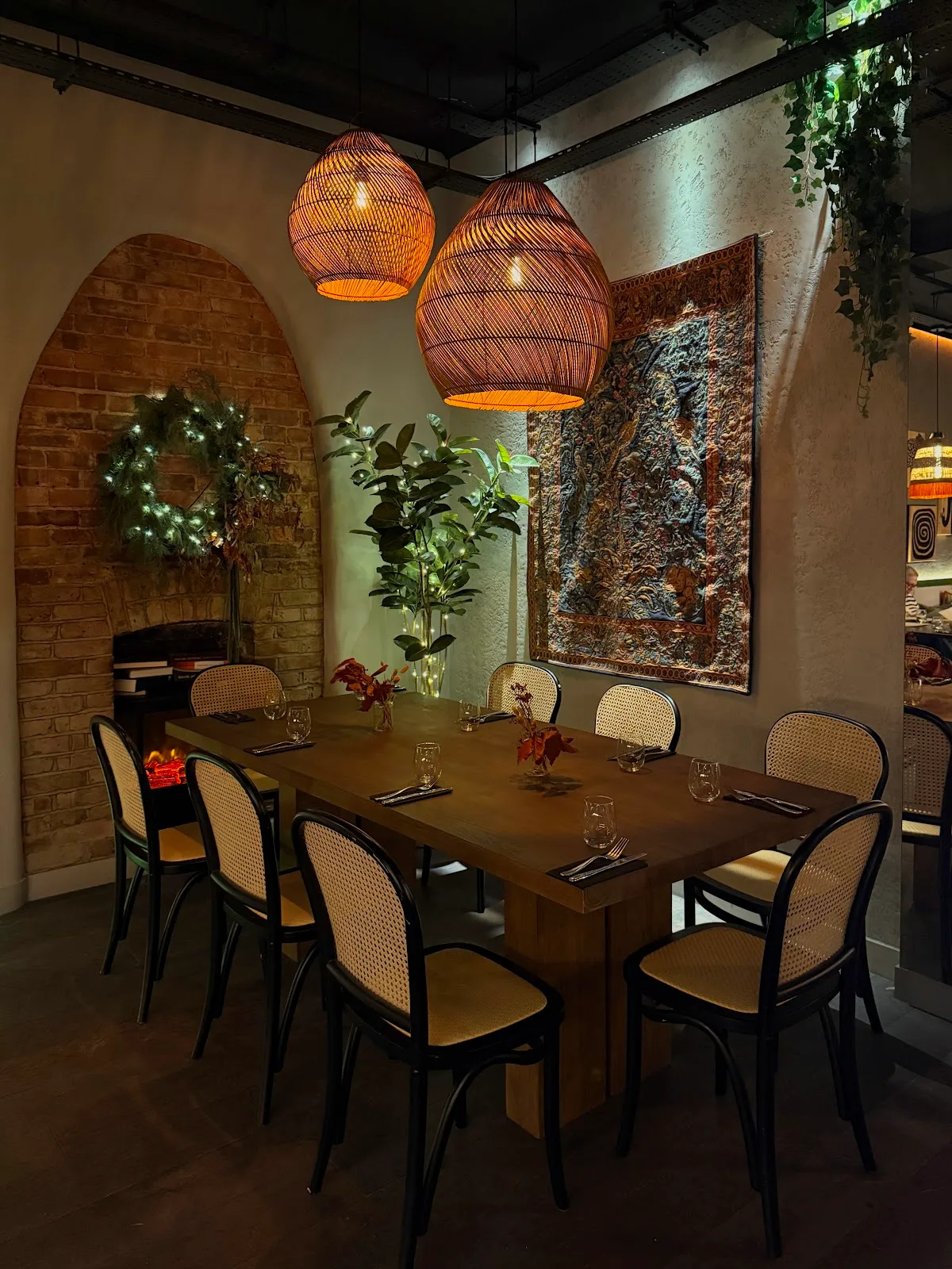 Bennie Restaurant & Bar