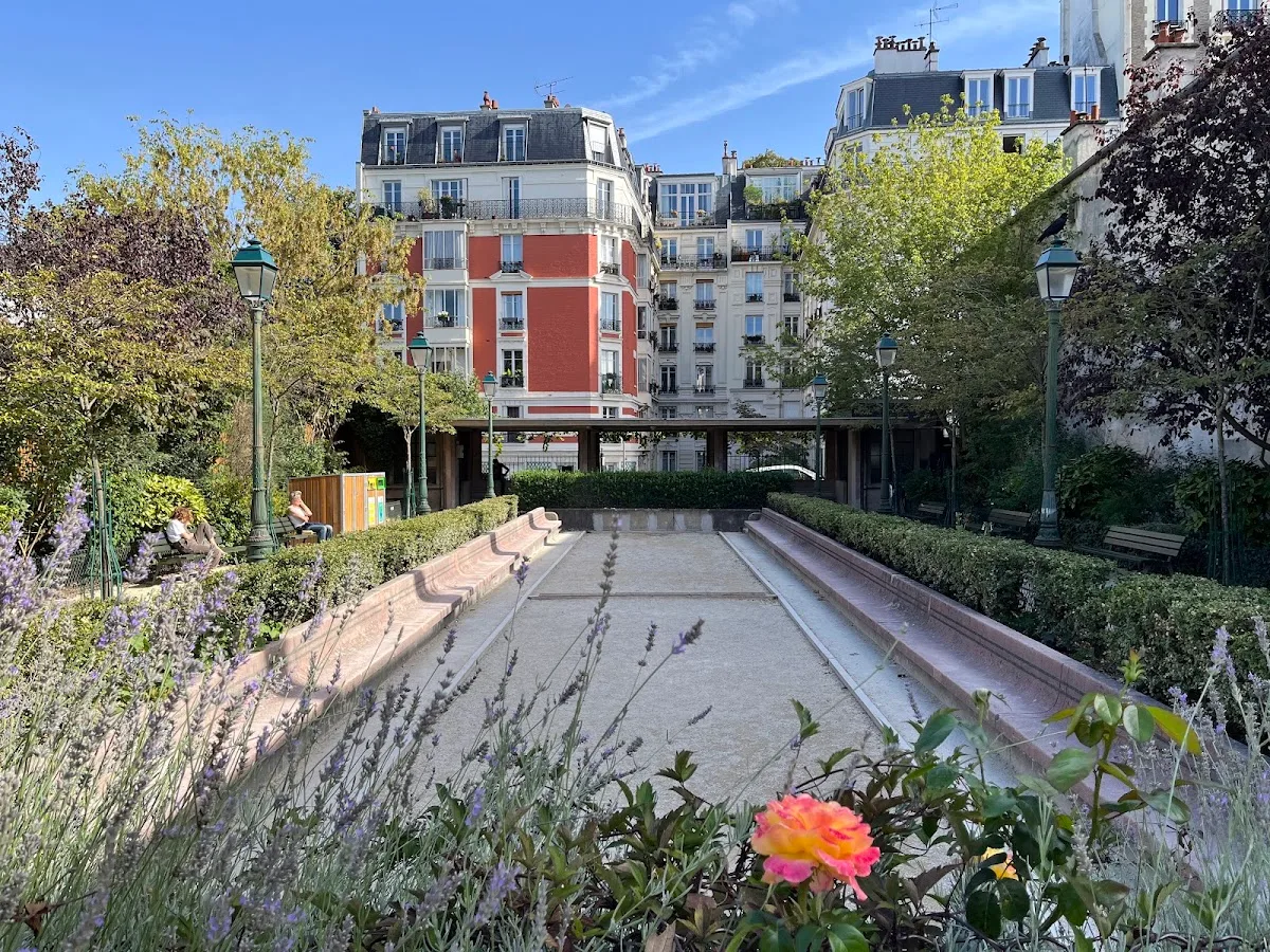 Square Suzanne Buisson