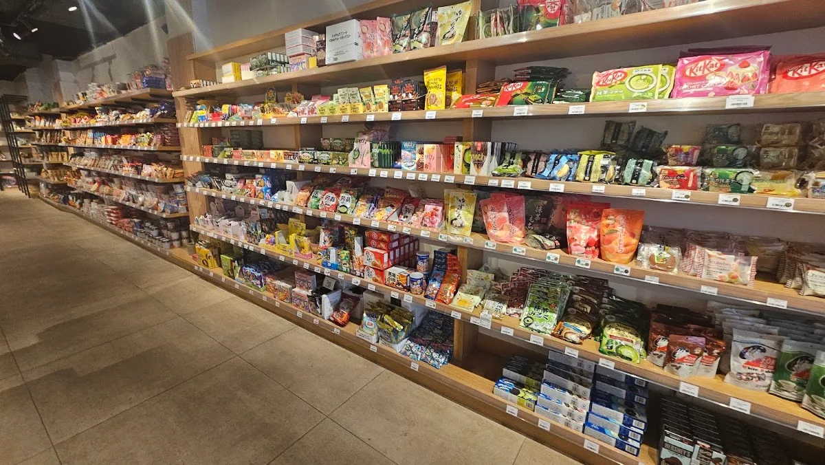 Kurashi Cafe & Mart