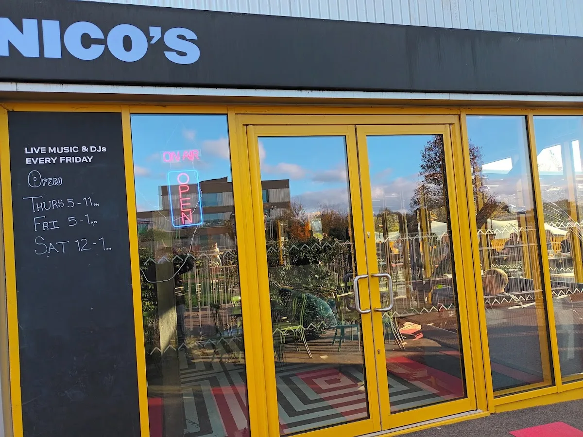 Nico's Bar