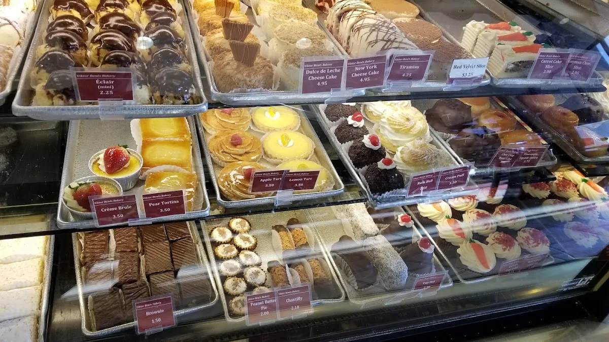 Mamolo's Fine Pastries Tarzana (In Gelson's Market)