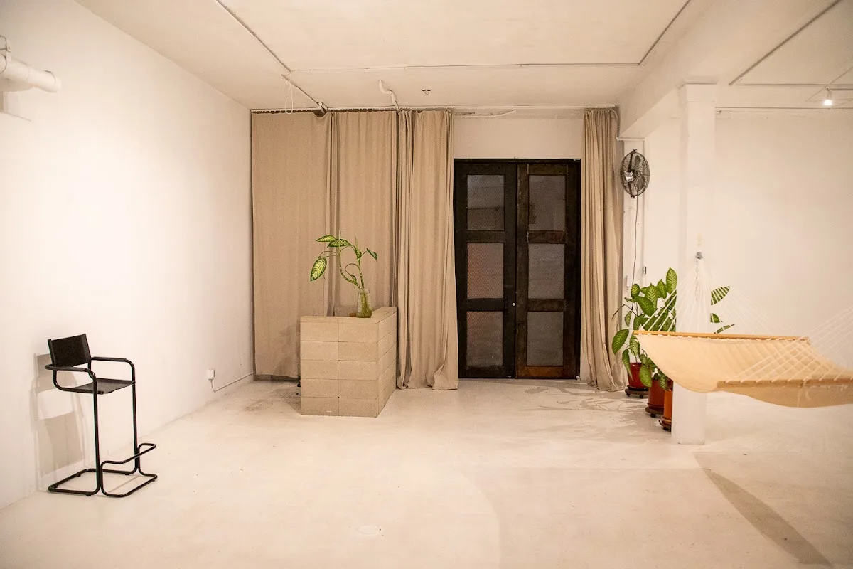 GHOST GALLERY: LOS ANGELES