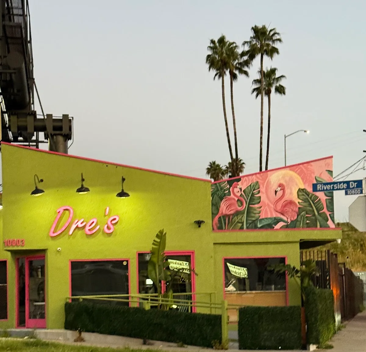 Dre's Cafe