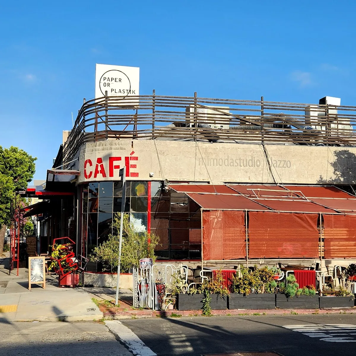 Paper or Plastik Cafe