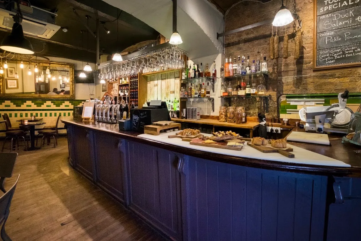 Old Tom's Bar