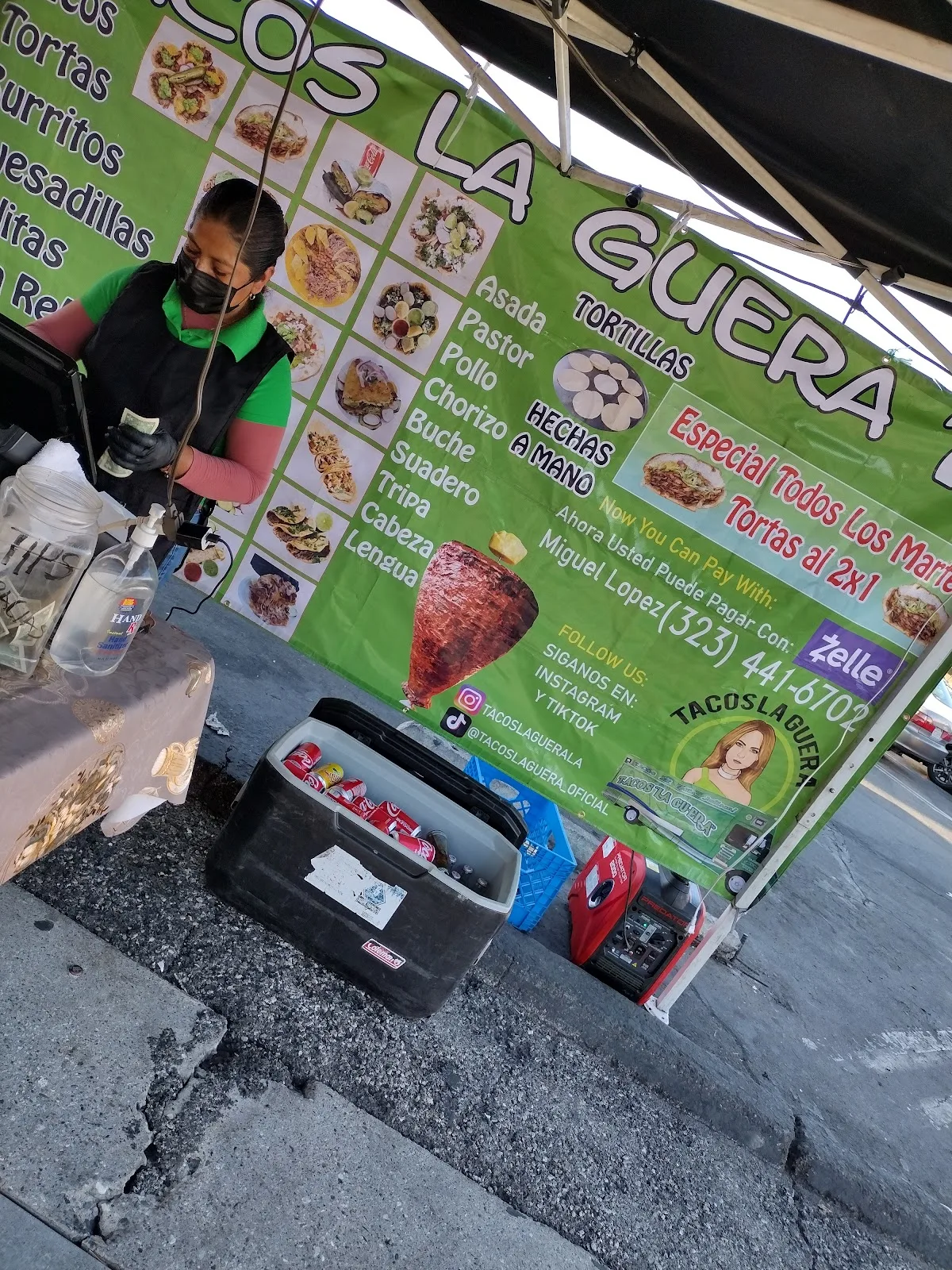 Tacos "La Guera" estilo Tijuana