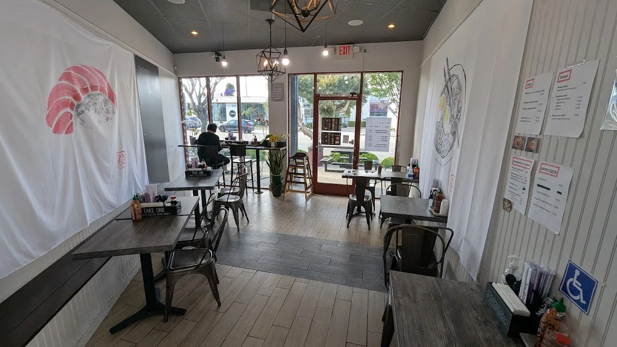 Tomo Sushi & Ramen