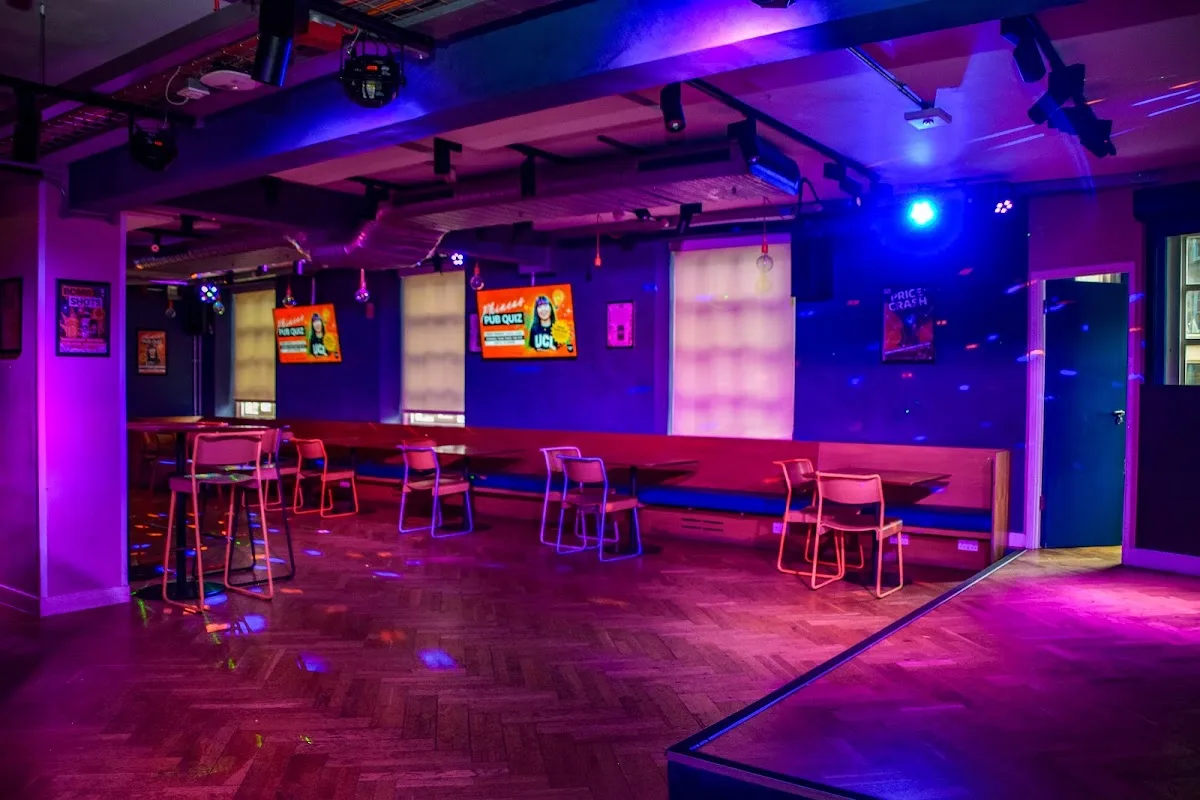 Phineas Bar