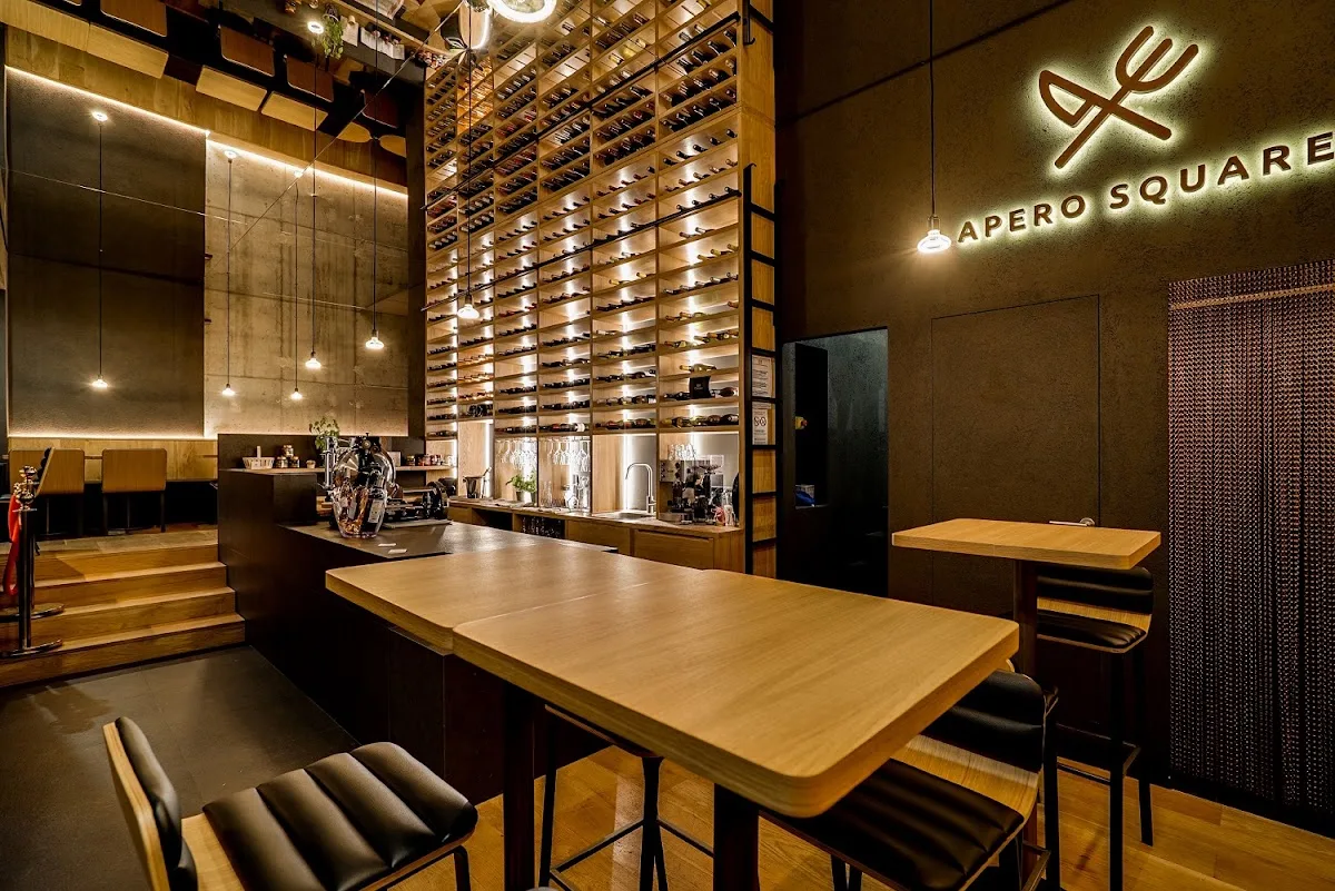 Apéro Square - Bar à Vins & Restaurant