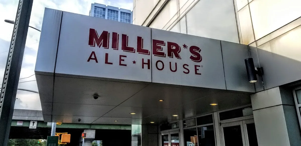 Miller's Ale House - Rego Park