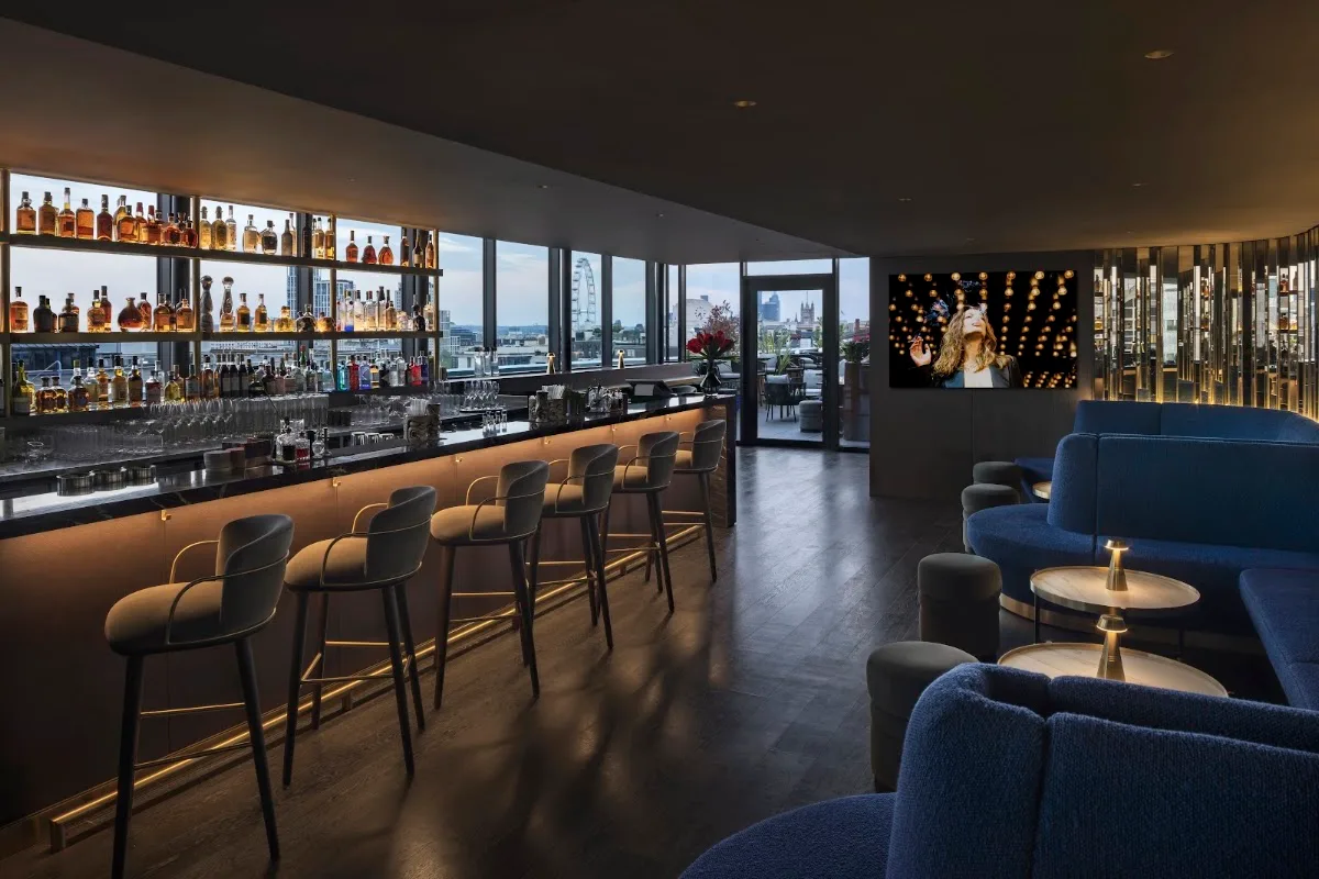 AMANO Rooftop Bar