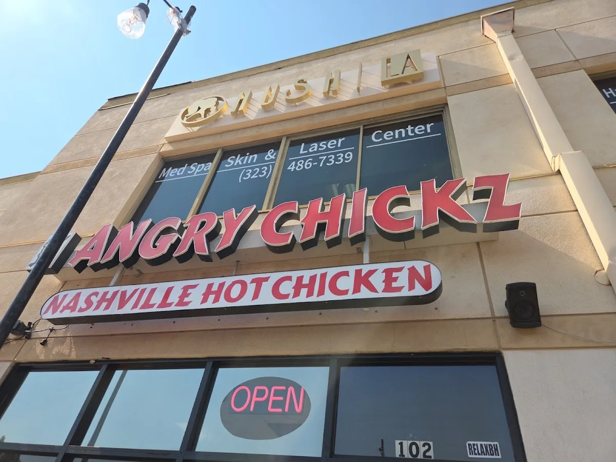 Angry Chickz - Hollywood