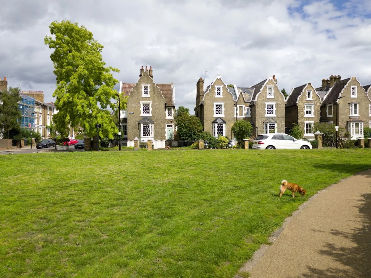 De Beauvoir Square Garden
