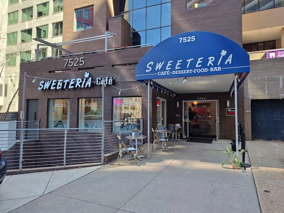 Sweeteria Thai kitchen • Dessert & Cocktails