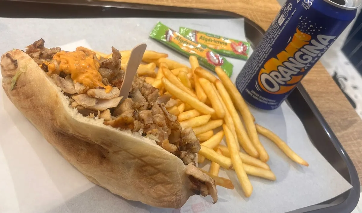 Snack Time restaurant kebab halal (حلال )