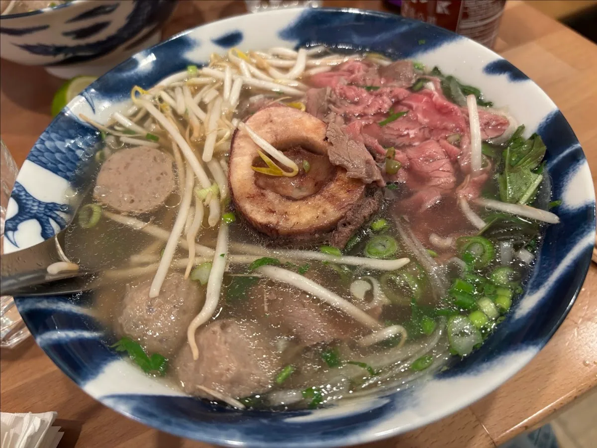 Nom Nam