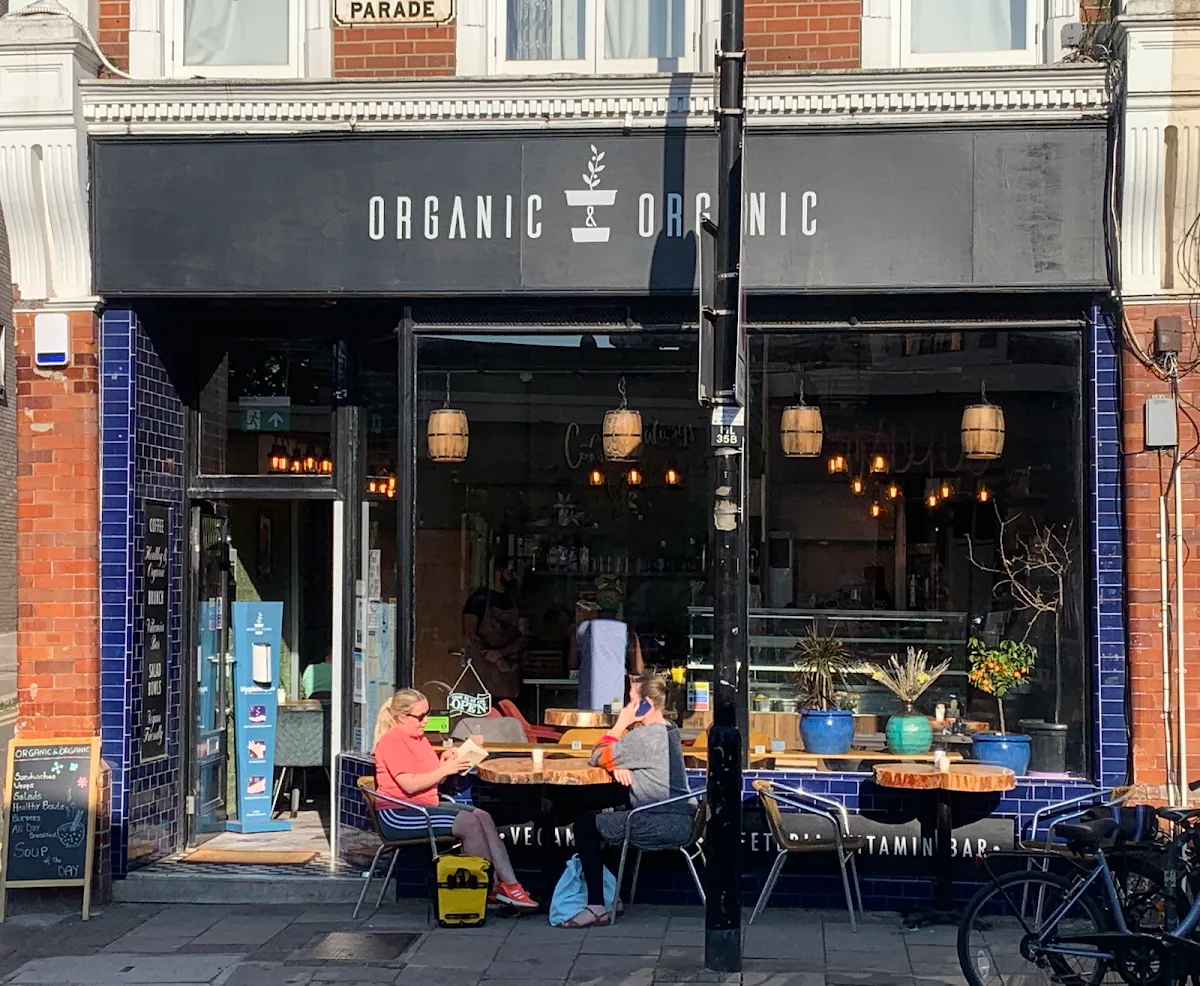 Organic & Organic Cafe