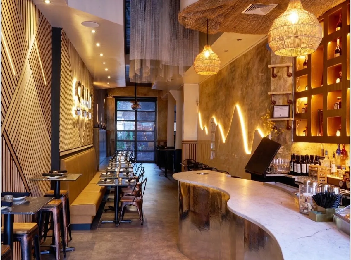 SAINT Resto-Lounge