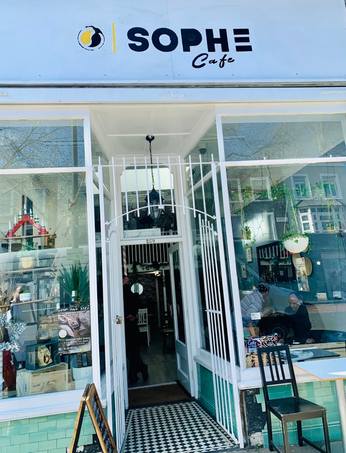 Sophe’s bar cafe & Restaurant