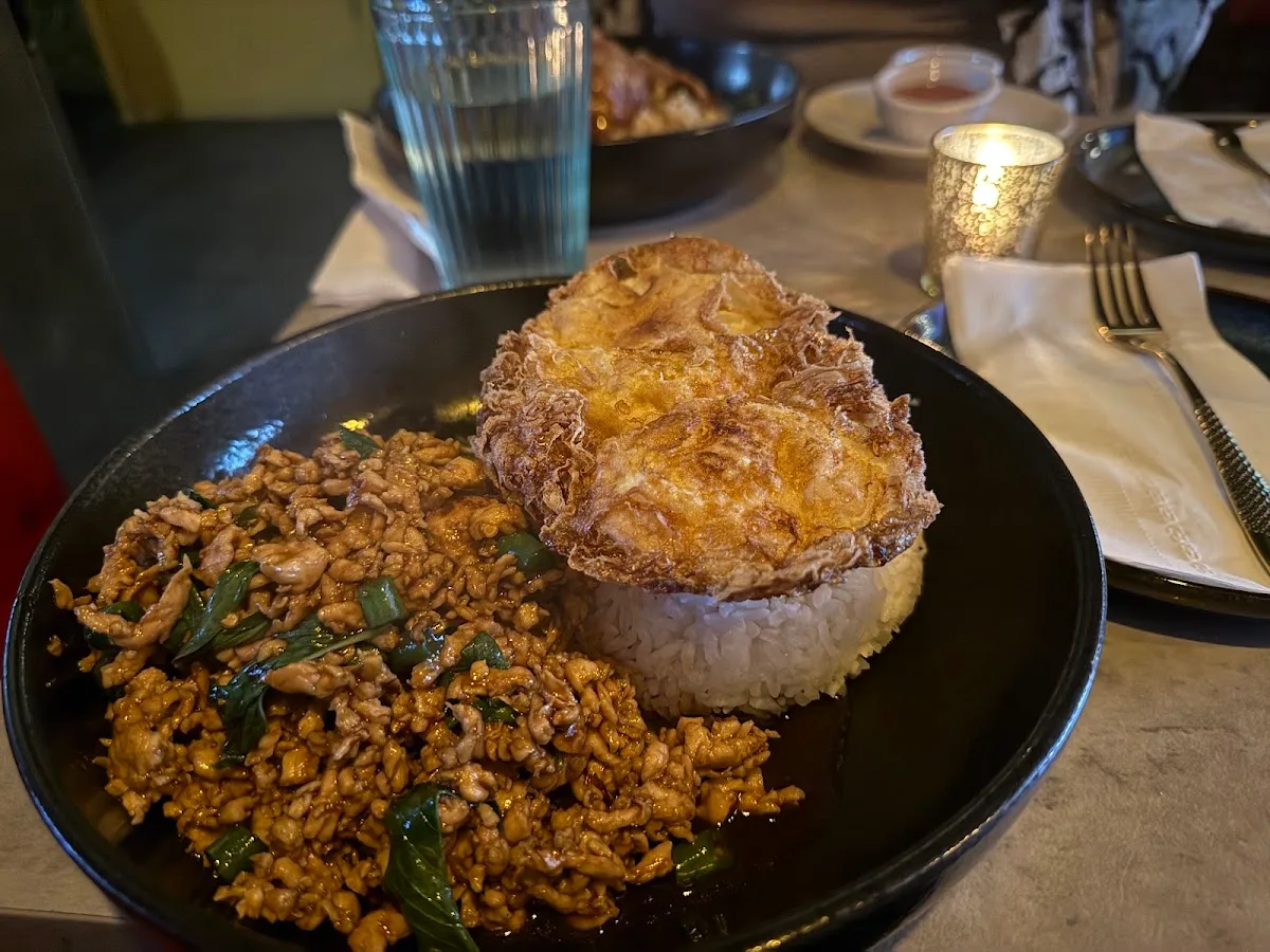 Holic Thai Bistro