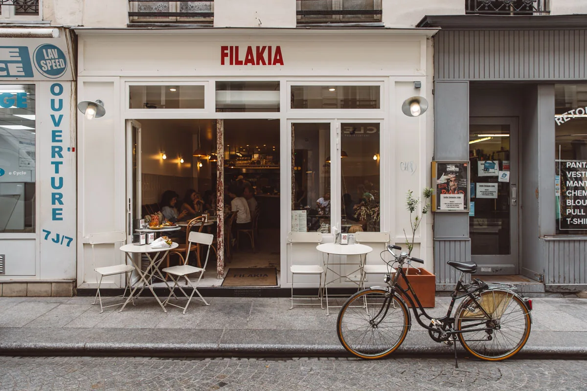 Filakia, Petit Café d'Athènes
