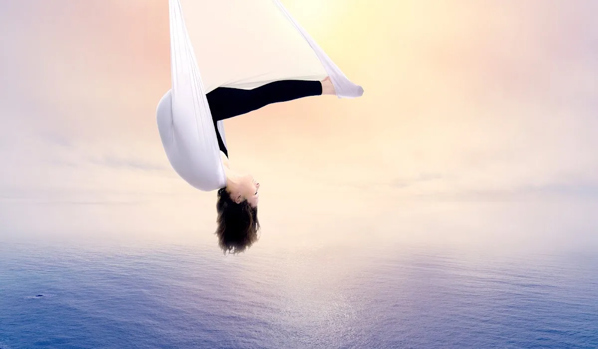 FLY YOGA