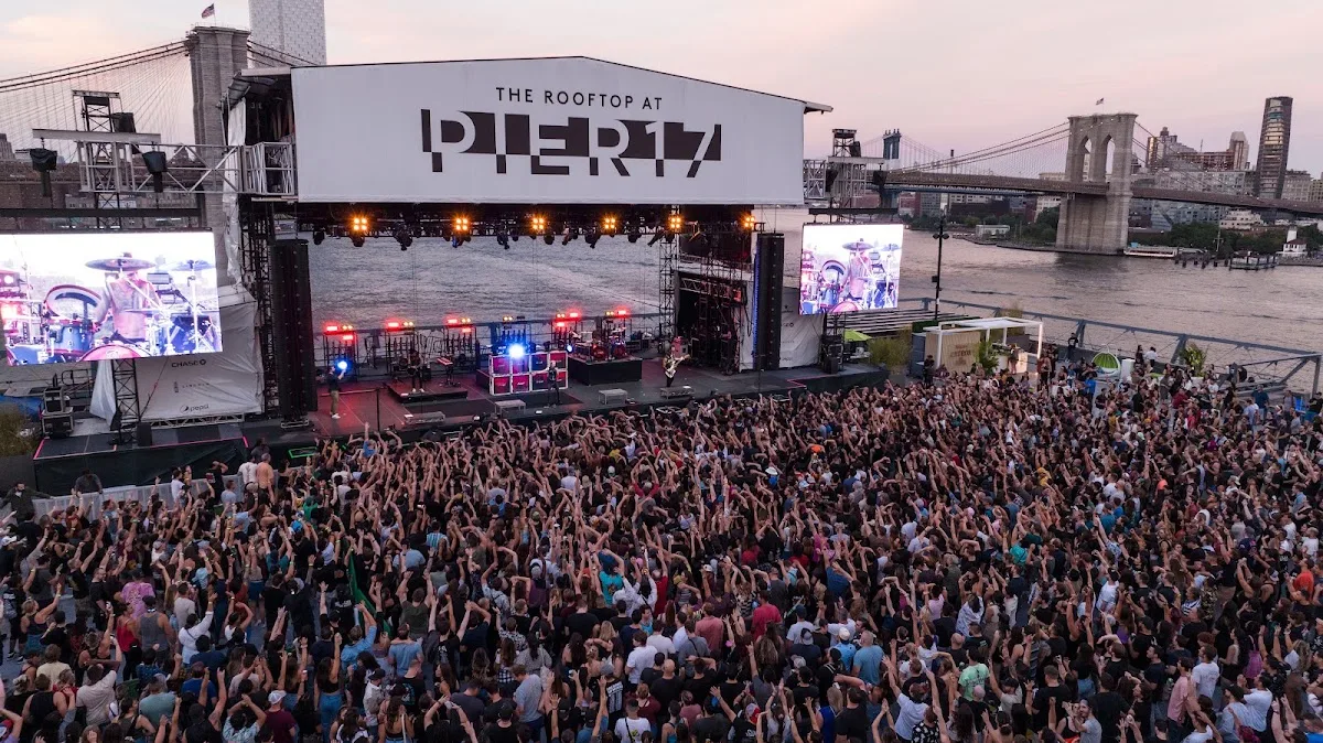 The Rooftop at Pier 17