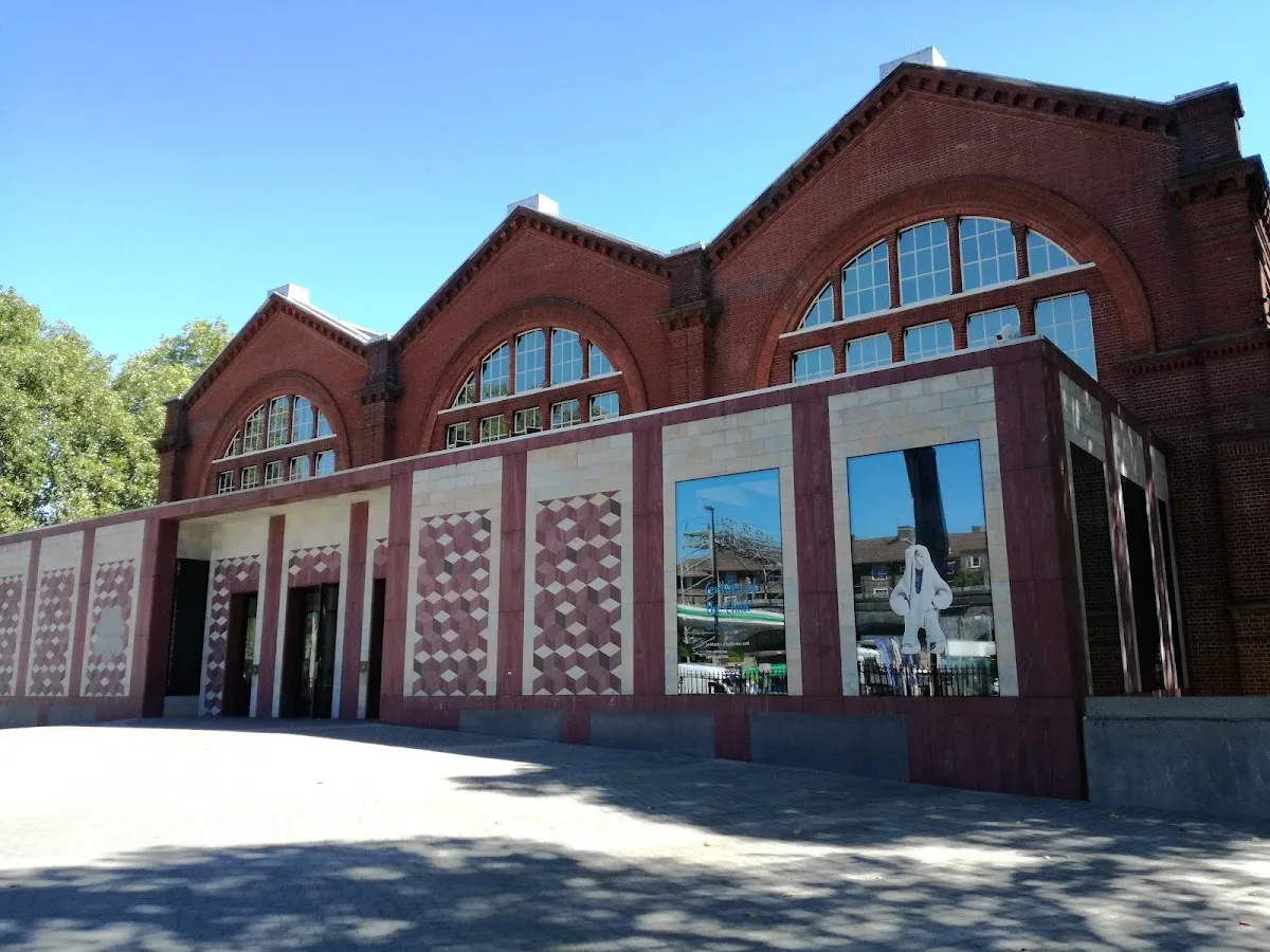 Young V&A Café