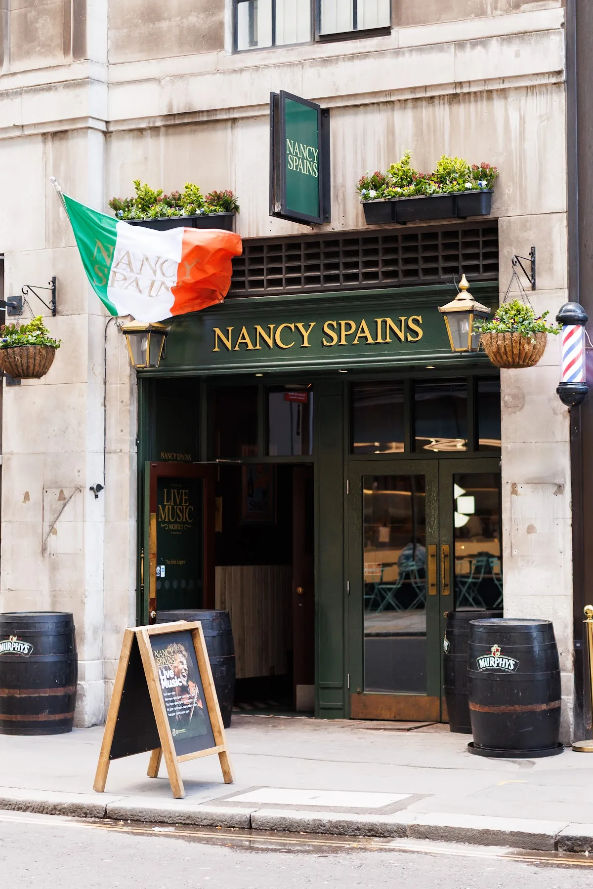 Nancy Spains - Monument