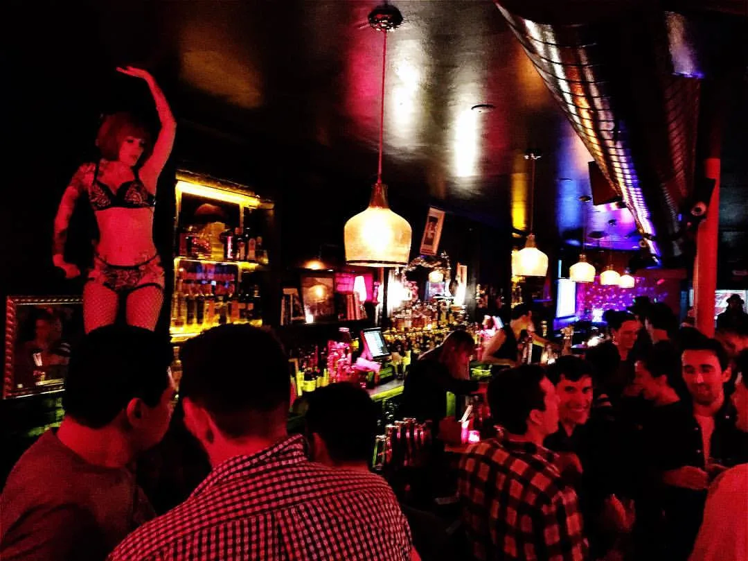 Ethyl's Alcohol & Food