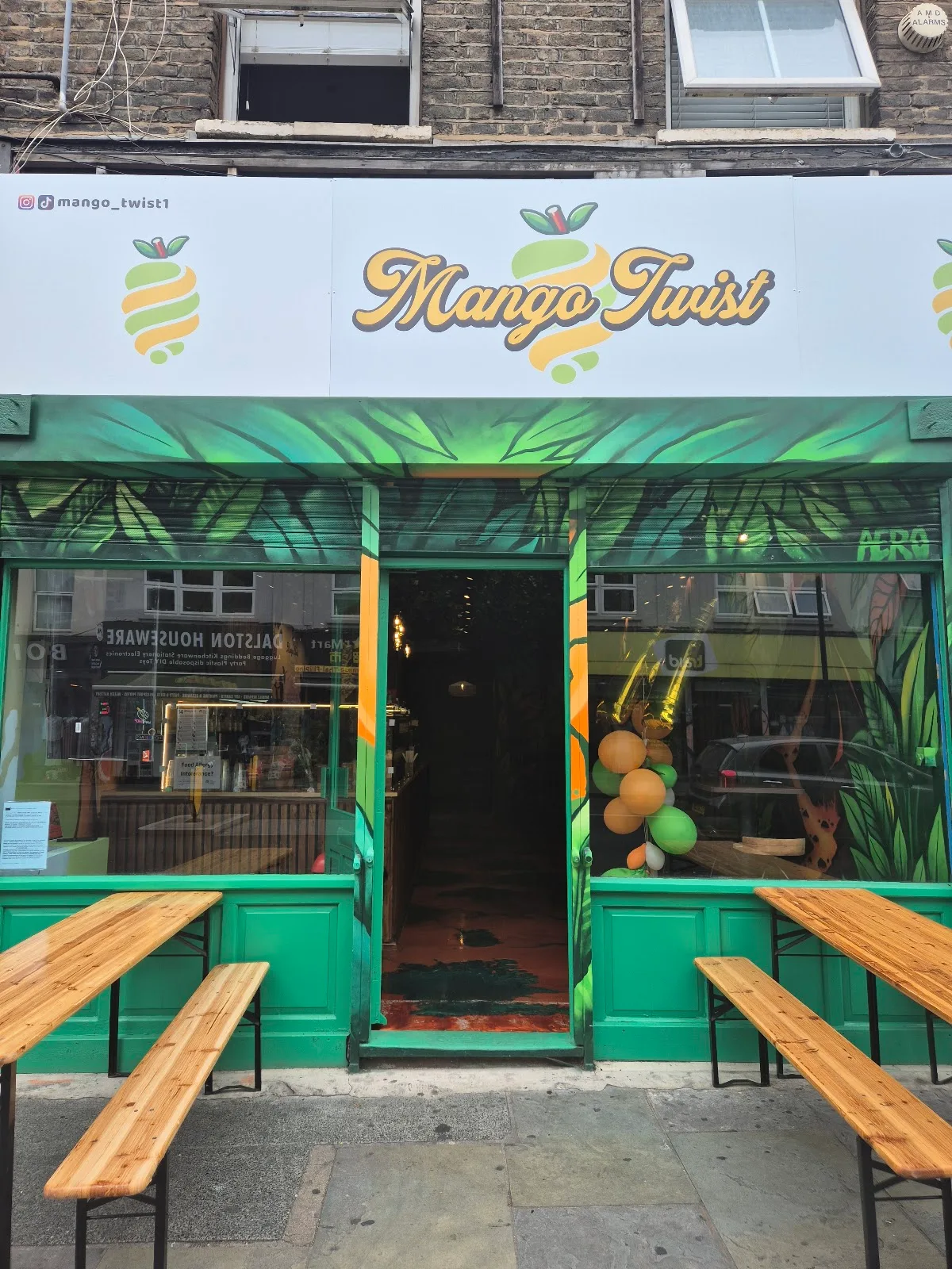 Mango Twist (Coffee, Smoothies, Açai Bowls)