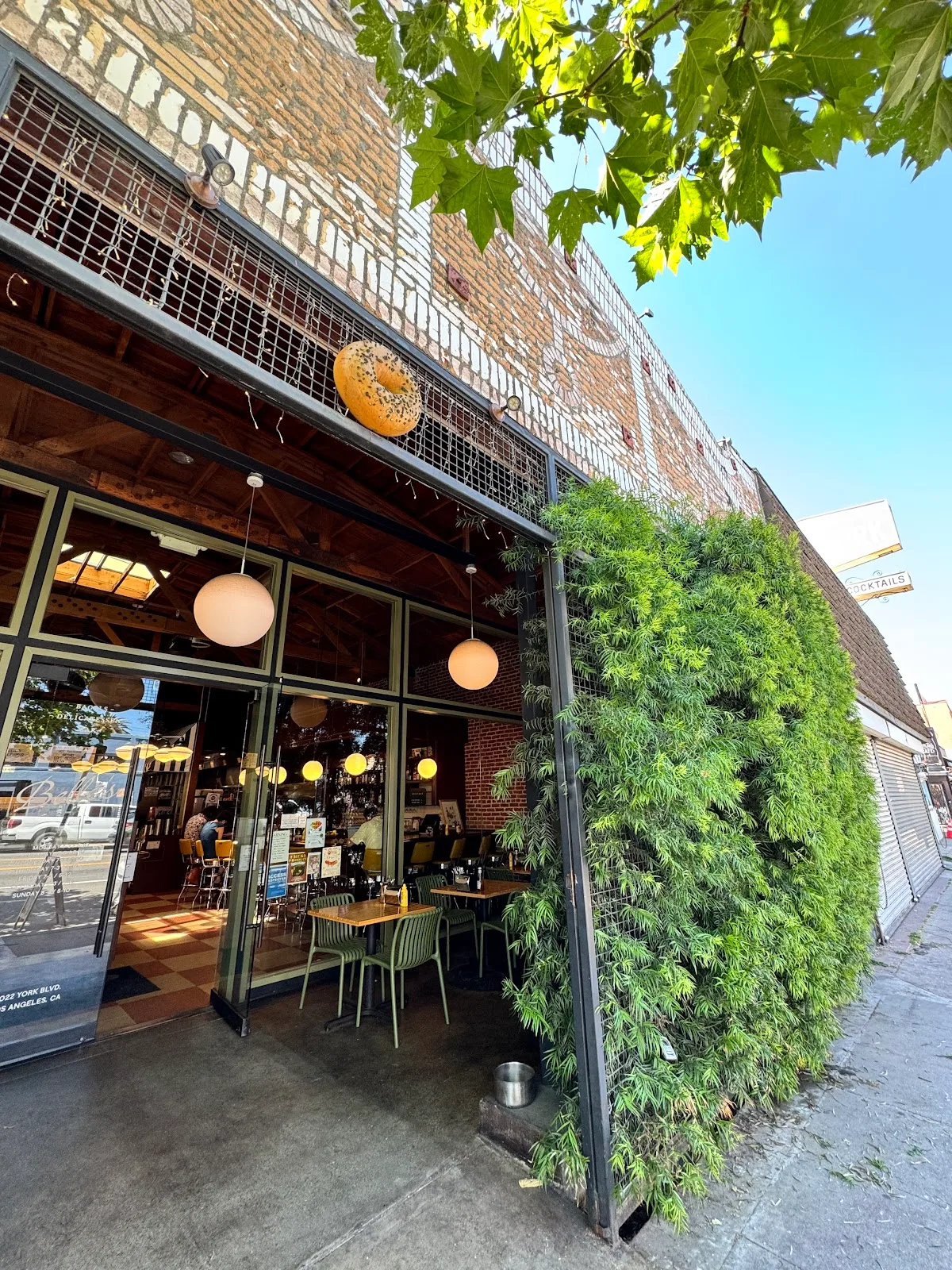 Belle's Delicatessen & Bar