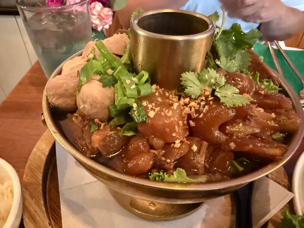 Mahanakhon Thai & Noodle Bar