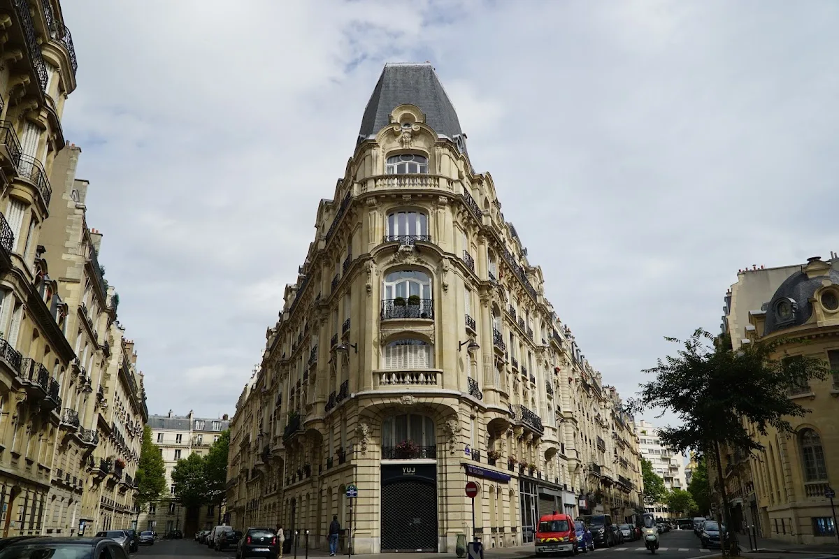 YUJ YOGA STUDIO & SHOP Paris 7ème