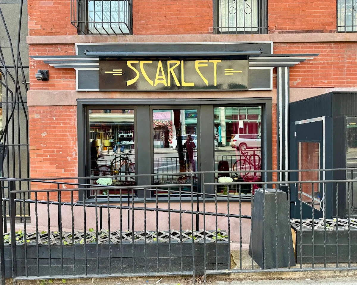 Scarlet Lounge