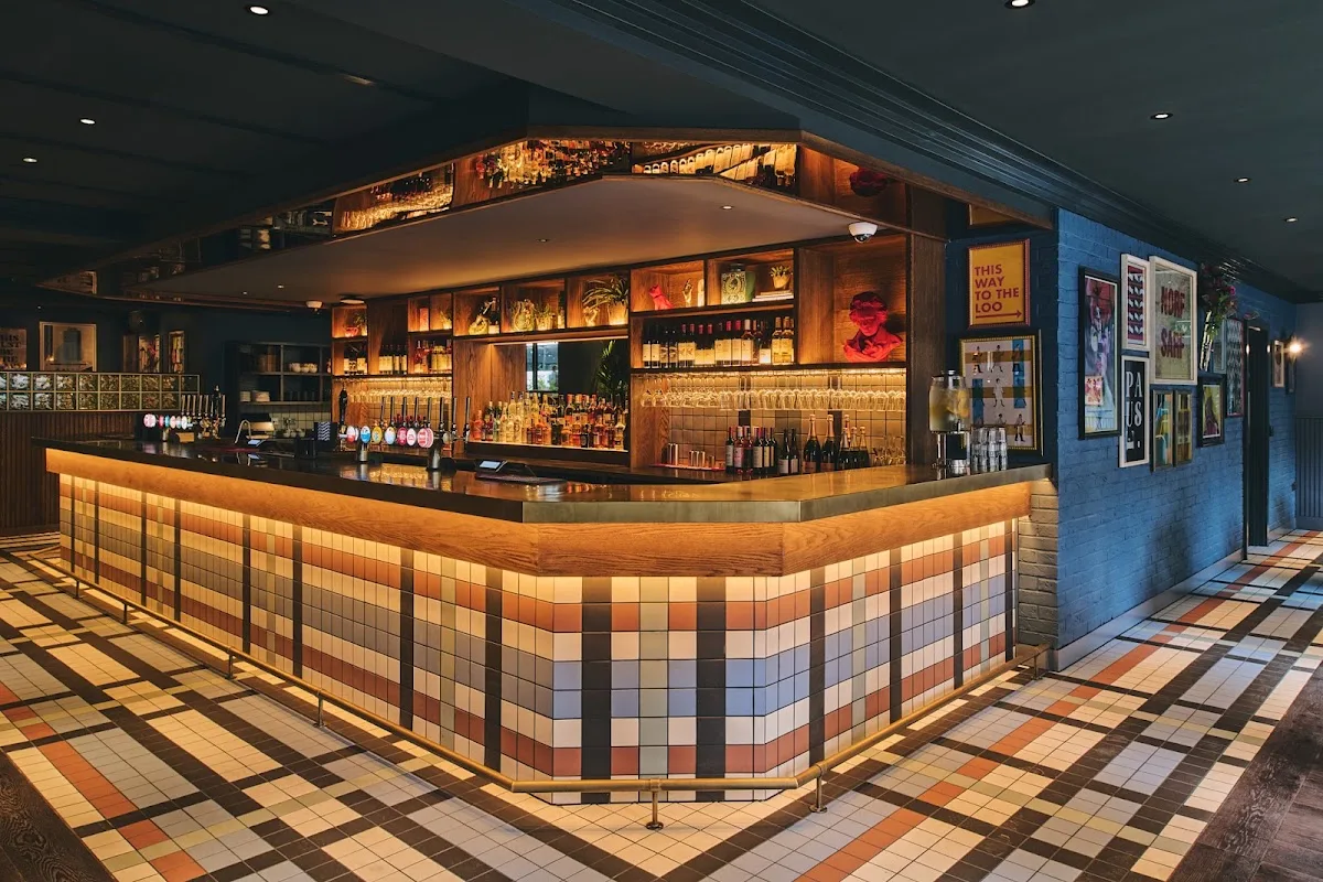 The London Pub