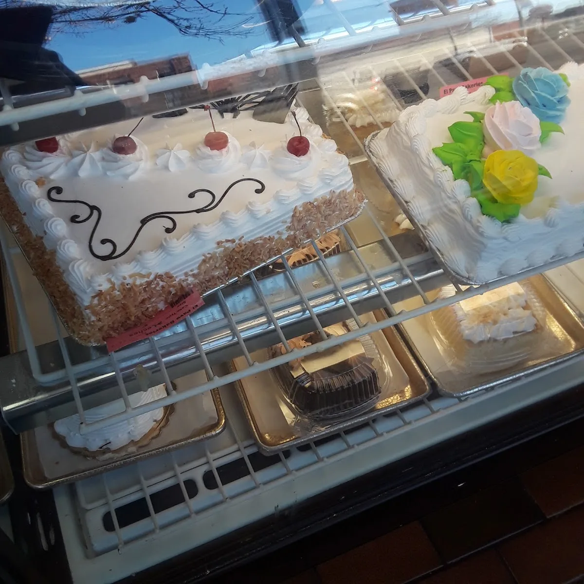 El Pavo Bakery
