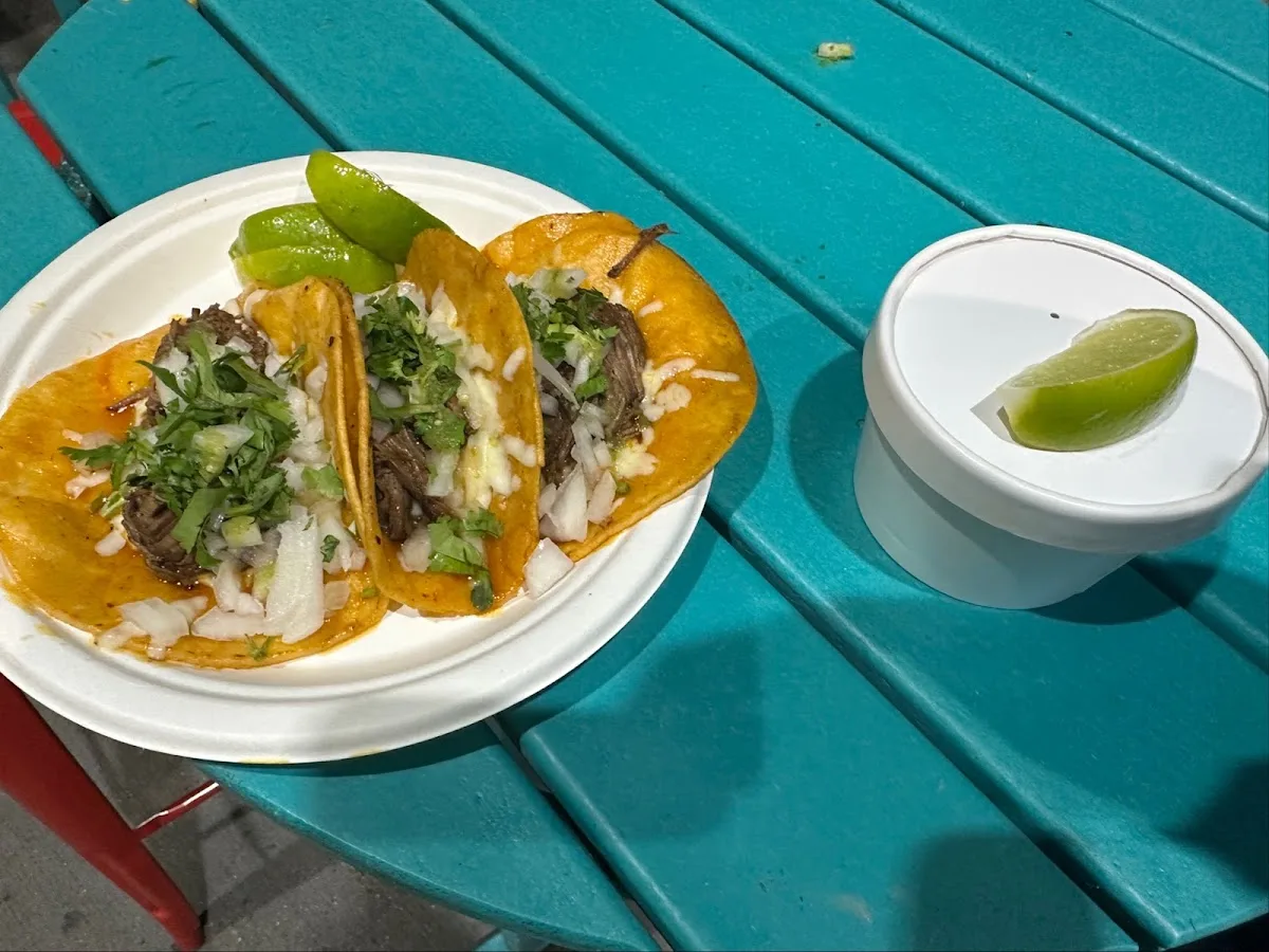 Los Tacos Hermanos