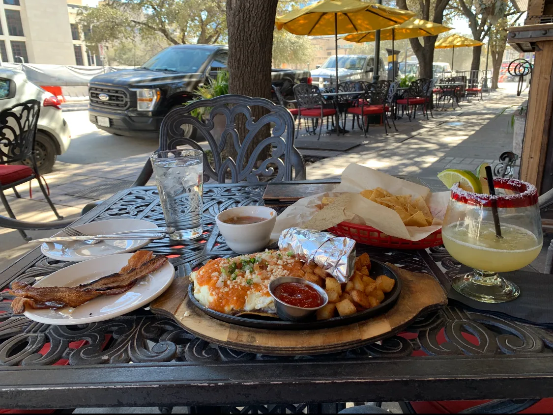 Micheladas Cafe y Cantina