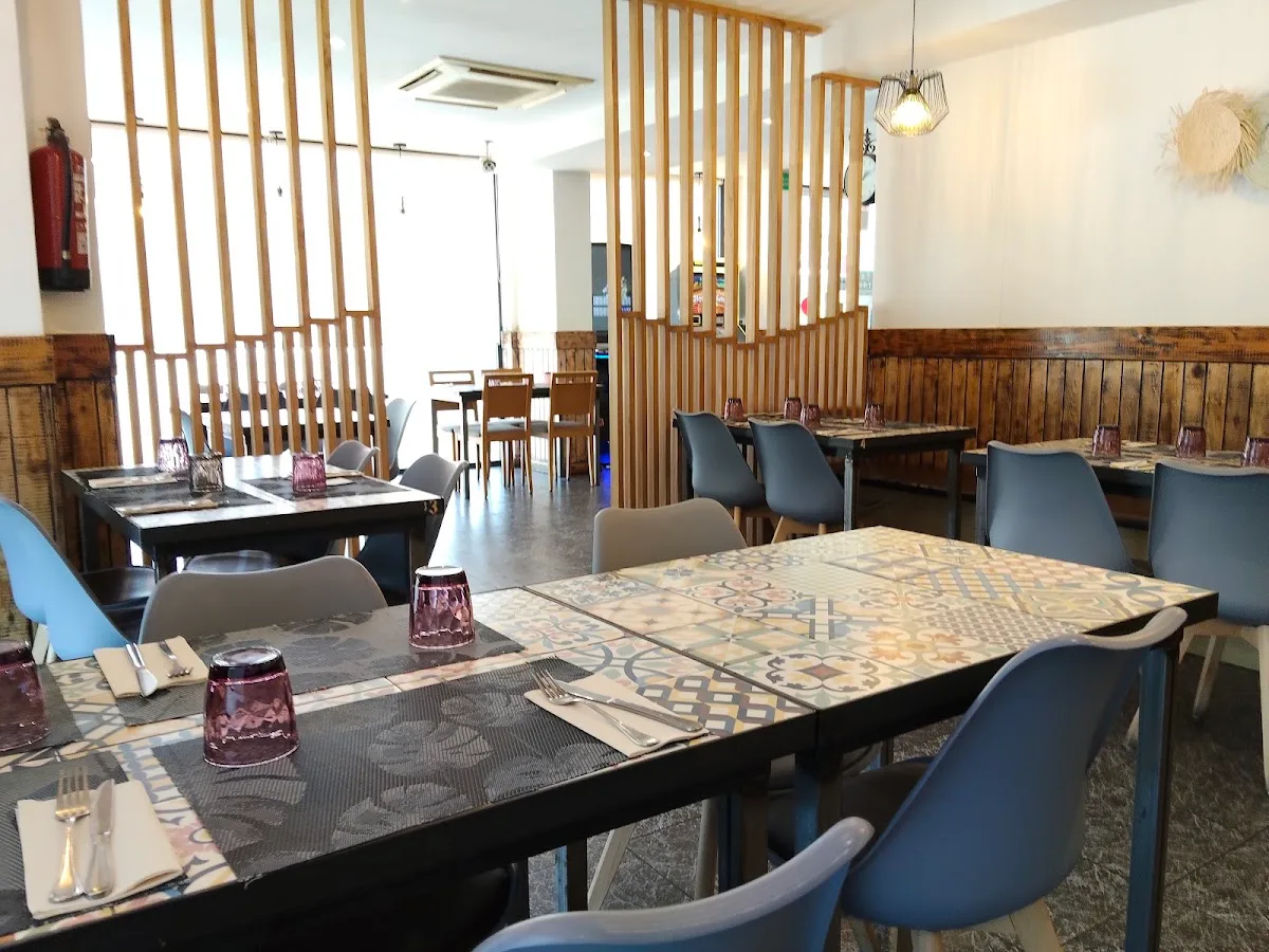 PHO Restaurant Ramen