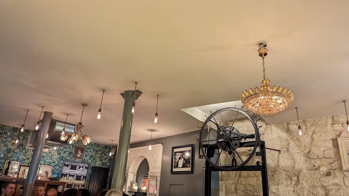 Chez Mademoiselle