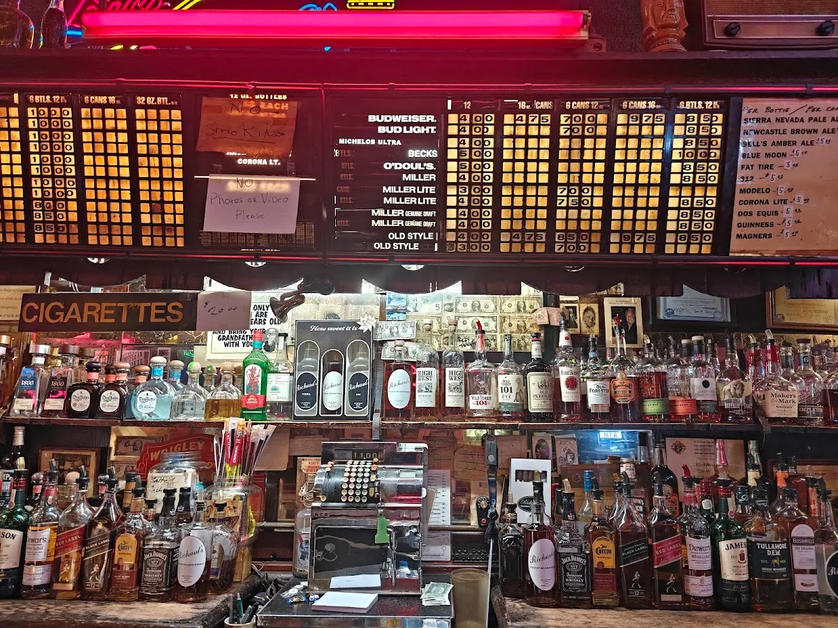 Richard's Bar