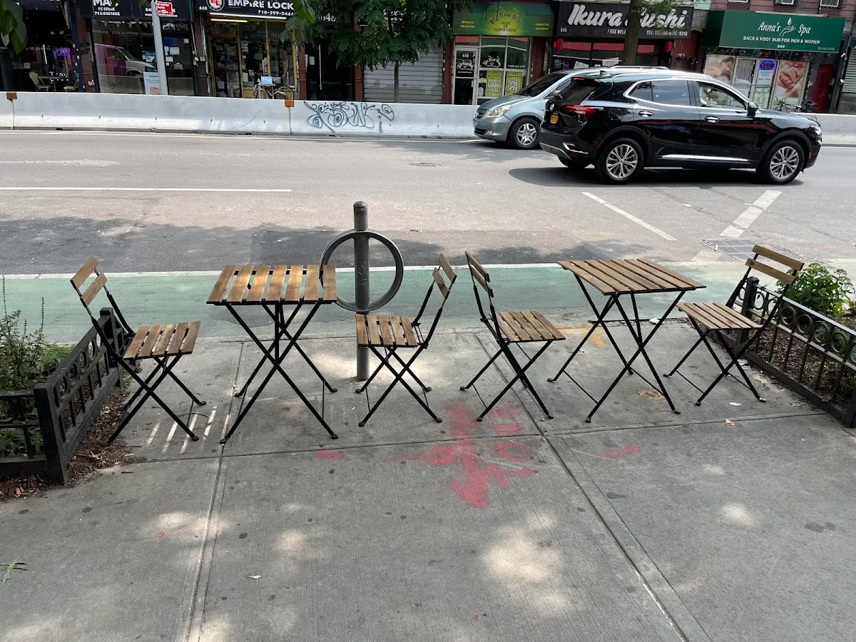 Lucy's Vietnamese - 649 Grand St