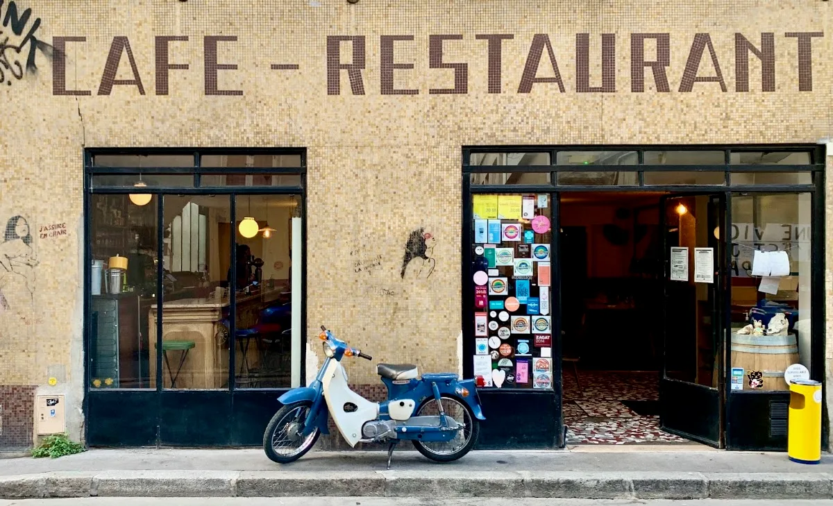 AU PASSAGE