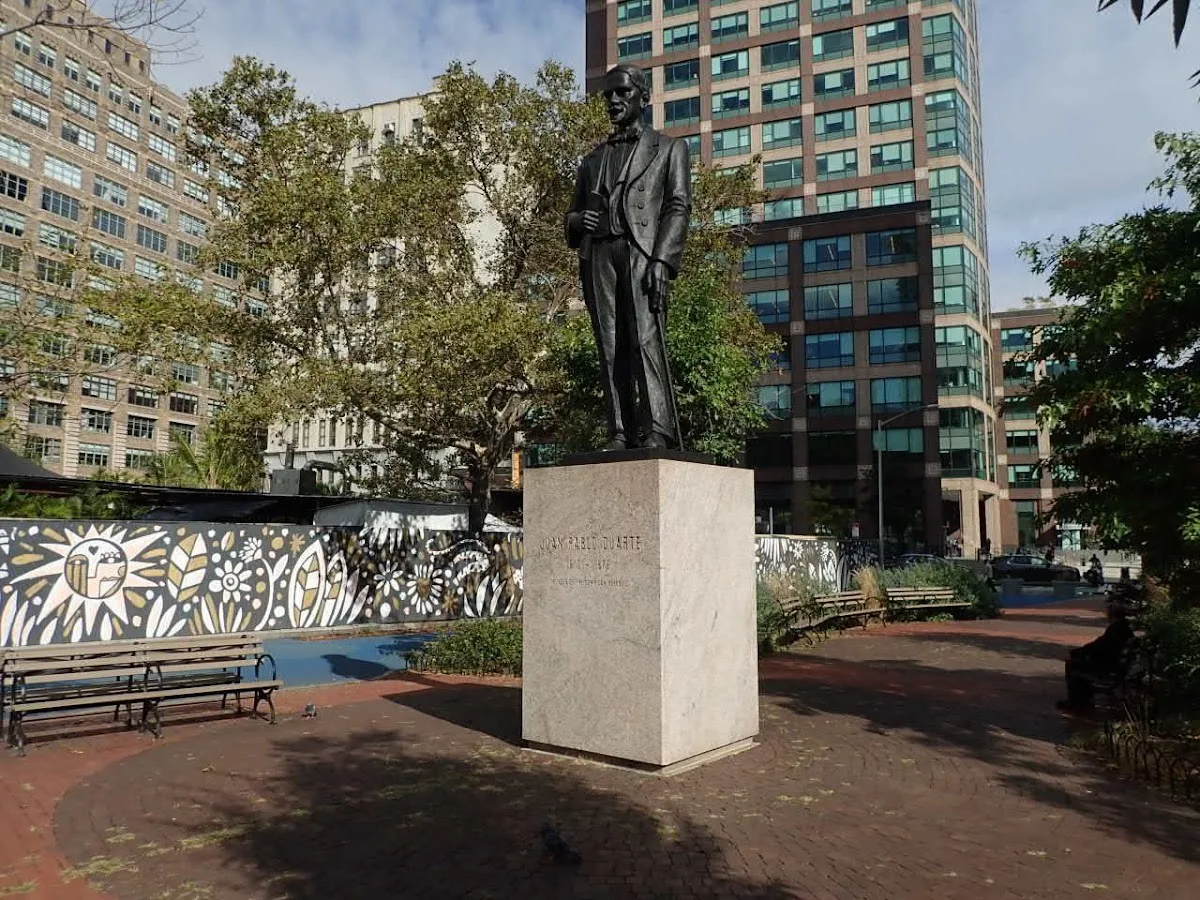 Duarte Square