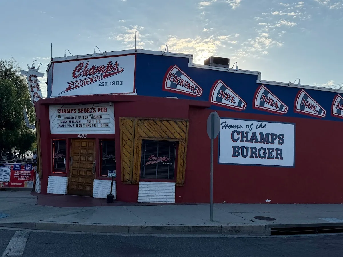 Champs Sports Pub