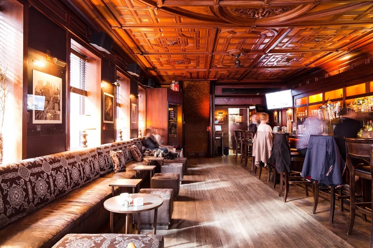 Onieal's Grand Street | Restaurant & Bar