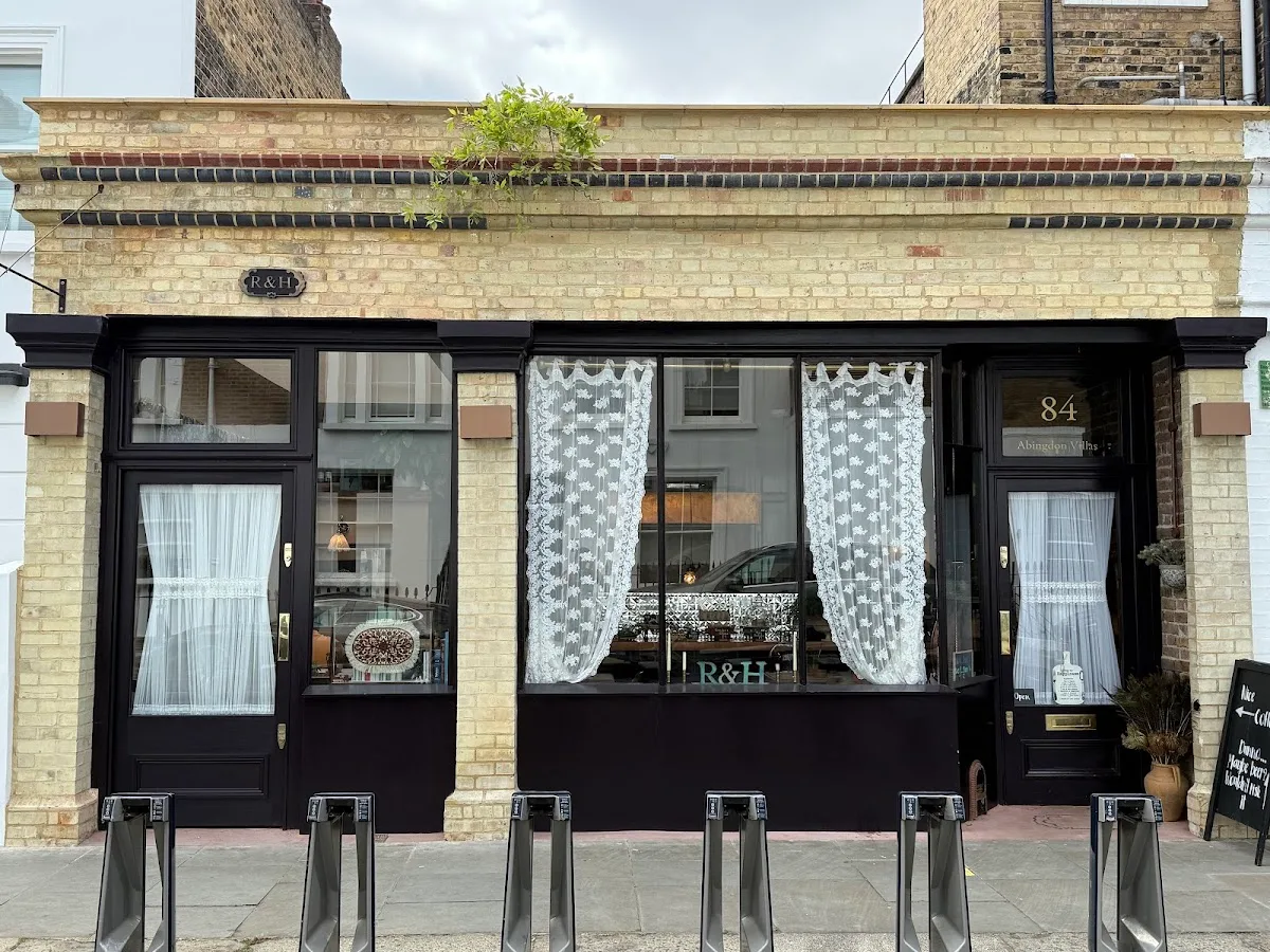R&H cafe gallery