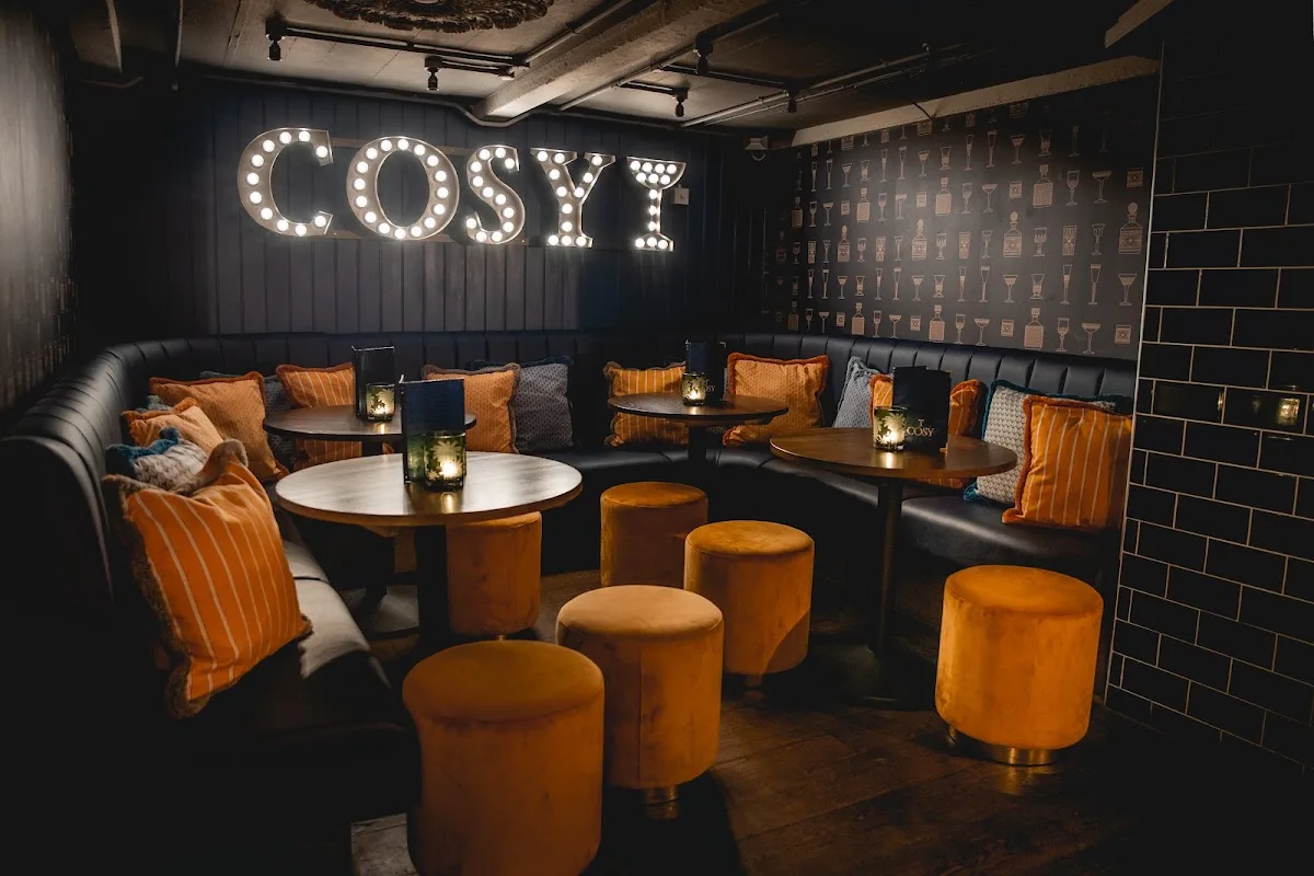 Cosy Cocktail Bar