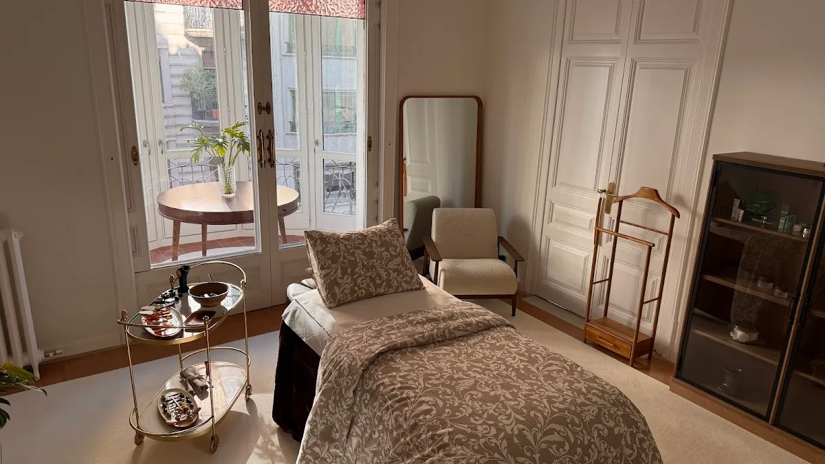 Wellness & Touch Institute – Masajes Faciales, Corporales y Acupuntura Premium en Barcelona